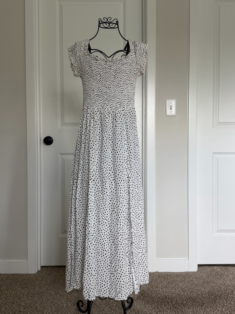 Amisu White Maxi Dress with Black Polka Dots